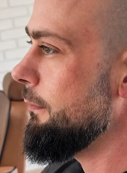 Taille de barbe structurée